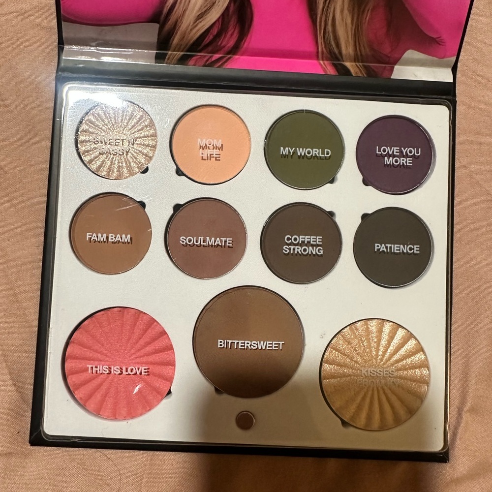 Ofra x Hot Mess Mama Mini Mix Palette Unconditional
